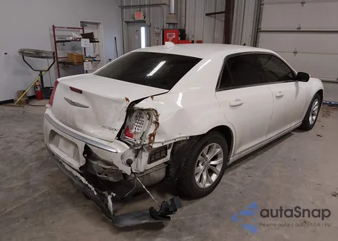 2016 Chrysler 300 Limited z USA, uszkodzony, nr VIN 2C3CCAAGXGH234193